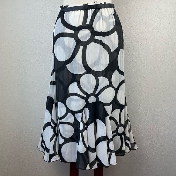Multiples Black and White Floral Midi Skirt Size Petite Small EUC - Picture 5 of 9